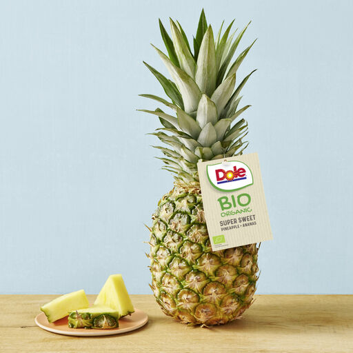 bio pineapple sliced with tag